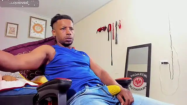 Snapshot of AlejoKhalifa_ chatting on October 14, 12:06 pm AlejoKhalifa online show from October 14, 12:06 pm