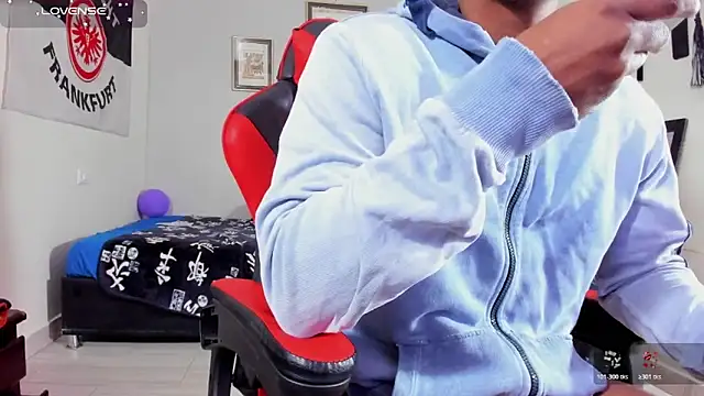 Snapshot of AlejoKhalifa_ chatting on October 29, 12:13 am AlejoKhalifa online show from October 29, 12:13 am