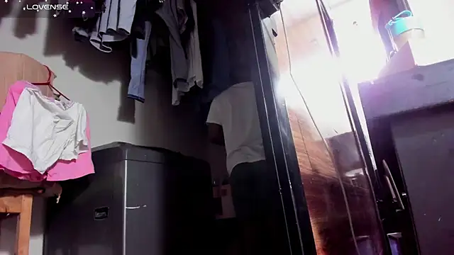 Snapshot of AlejoKhalifa_ chatting on November 3, 8:26 am AlejoKhalifa online show from November 3, 8:26 am