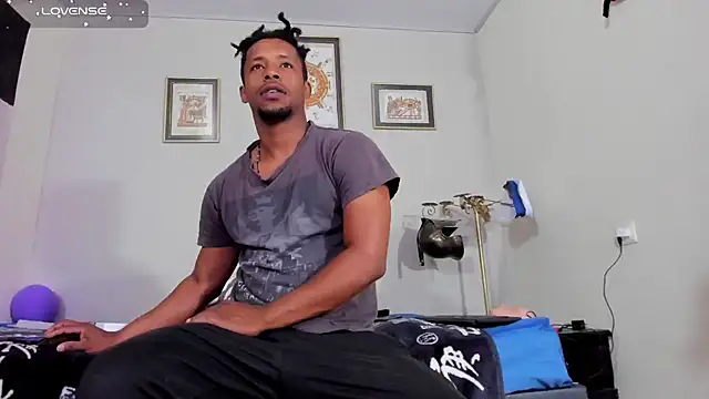 Snapshot of AlejoKhalifa_ chatting on November 4, 10:14 am AlejoKhalifa online show from November 4, 10:14 am