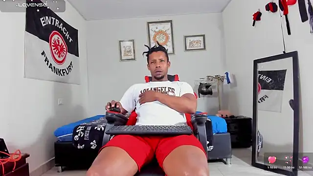 Snapshot of AlejoKhalifa_ chatting on November 14, 10:14 am AlejoKhalifa online show from November 14, 10:14 am