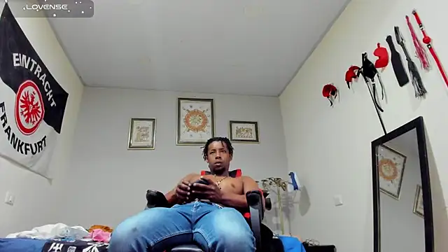 Snapshot of AlejoKhalifa_ chatting on November 20, 10:31 pm AlejoKhalifa online show from November 20, 10:31 pm