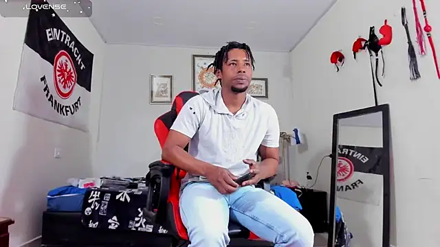 Snapshot of AlejoKhalifa_ chatting on November 22, 11:59 pm AlejoKhalifa online show from November 22, 11:59 pm