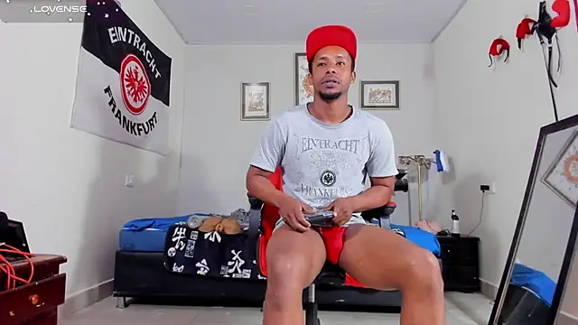 Snapshot of AlejoKhalifa_ chatting on November 26, 10:27 am AlejoKhalifa online show from November 26, 10:27 am