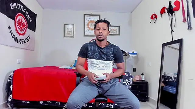 Snapshot of AlejoKhalifa_ chatting on December 3, 10:46 am AlejoKhalifa online show from December 3, 10:46 am