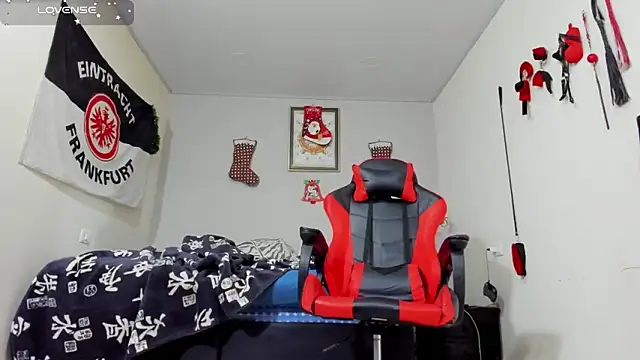 AlejoKhalifa  online show from December 19, 10:55 am