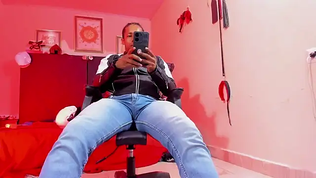 AlejoKhalifa  online show from February 1, 11:53 am