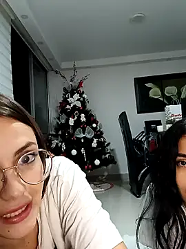 Snapshot of GiiirlPower chatting on December 15, 8:19 am GiiirlPower online show from December 15, 8:19 am