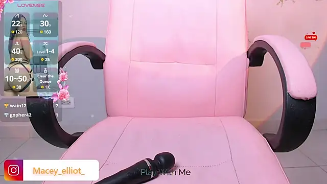 Snapshot of macey_elliot_ chatting on March 11, 1:59 am macey elliot online show from March 11, 1:59 am