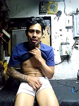 Snapshot of pene_latinoriico chatting on November 21, 3:27 am pene latinoriico online show from November 21, 3:27 am