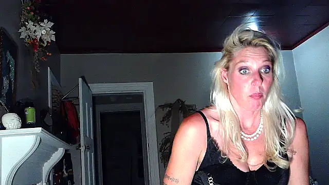 Glamazonx online show from September 13, 6:46 am