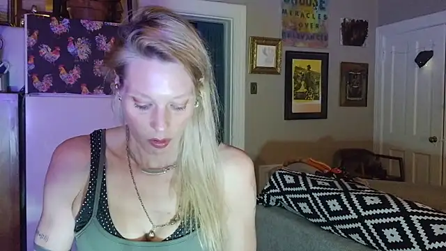 Glamazonx online show from March 1, 2:13 am