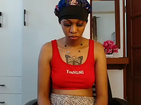 Snapshot of queencydoll chatting on December 19, 9:38 am queencydoll online show from December 19, 9:38 am