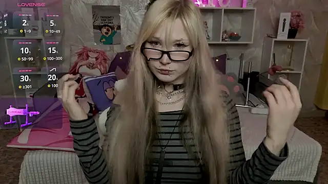 MeowkaKitty online show from April 1, 1:28 am