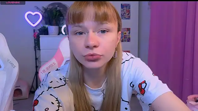 Britney Lynch online show from October 14, 10:54 pm