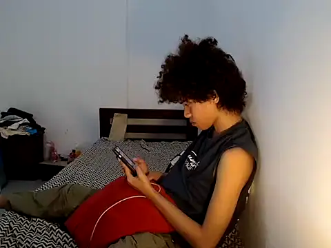 Snapshot of Asiantwink21 chatting on June 18, 3:49 pm Asiantwink21 online show from June 18, 3:49 pm