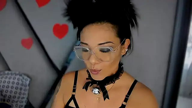 paula daniela1 online show from February 16, 9:16 pm