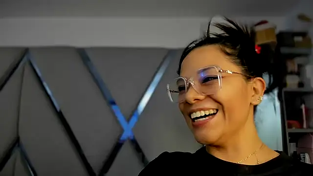 paula daniela1 online show from March 2, 9:32 pm