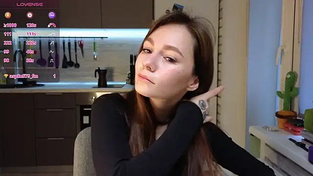 Snapshot of girl_with_snaketatto0 chatting on March 23, 3:54 am girl with snaketatto0 online show from March 23, 3:54 am