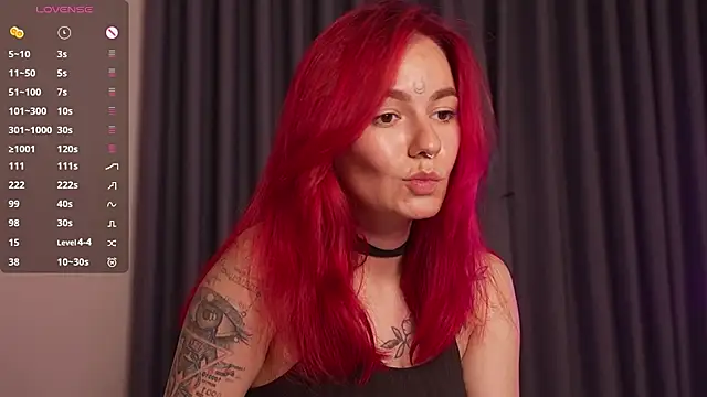 Snapshot of girl_with_snaketatto0 chatting on February 19, 2:51 am girl with snaketatto0 online show from February 19, 2:51 am