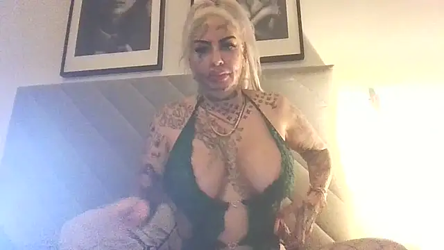 Snapshot of Jeanny_Bln chatting on December 4, 10:24 am Jeanny Bln online show from December 4, 10:24 am