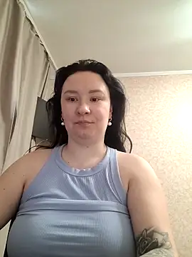 Snapshot of AlexaLexie chatting on February 13, 8:43 am AlexaLexie online show from February 13, 8:43 am