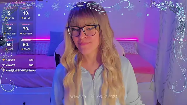 estivalae online show from December 6, 10:19 pm