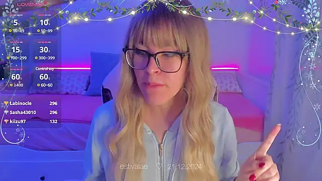 estivalae online show from December 21, 10:51 pm