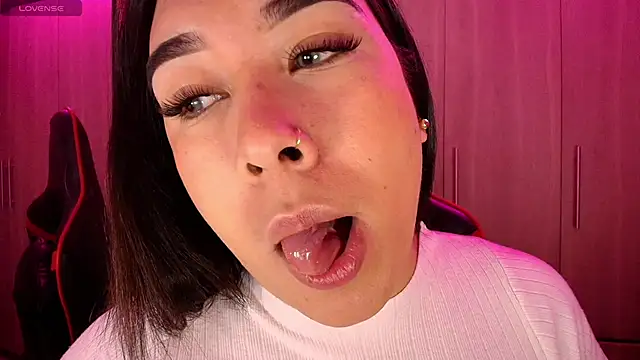 leahtemptation3 online show from November 22, 10:58 am