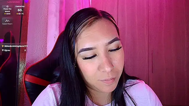 leahtemptation3 online show from February 15, 7:51 am