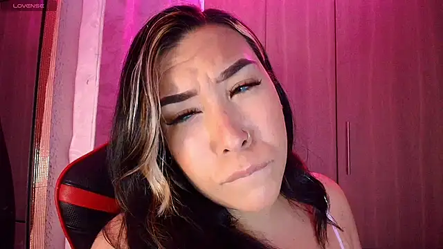 leahtemptation3 online show from March 10, 4:50 am