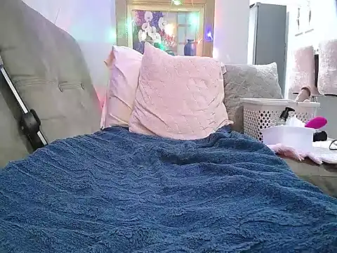 Irresistible24 online show from March 2, 12:22 pm