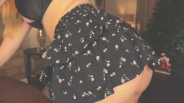 hotexclusive  online show from December 17, 4:34 am