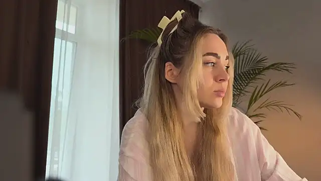 hotexclusive  online show from April 13, 6:41 am