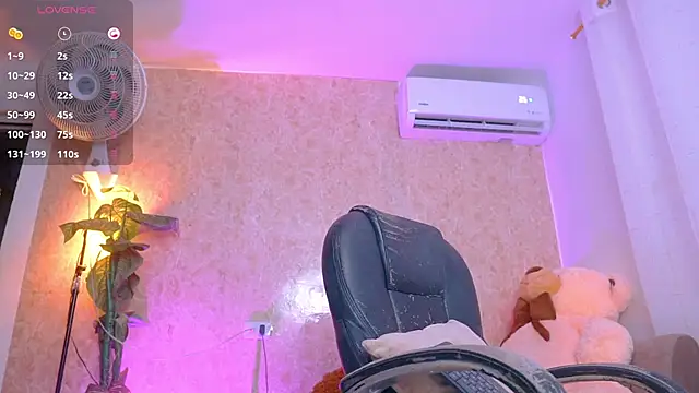 abbyhill27 online show from February 26, 9:41 am