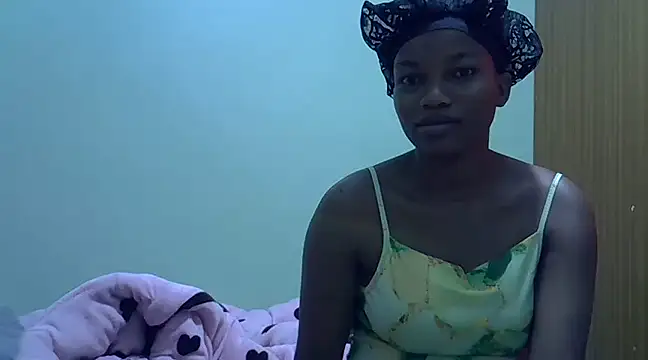 Snapshot of prettychoco1 chatting on December 21, 5:47 am prettychoco1 online show from December 21, 5:47 am