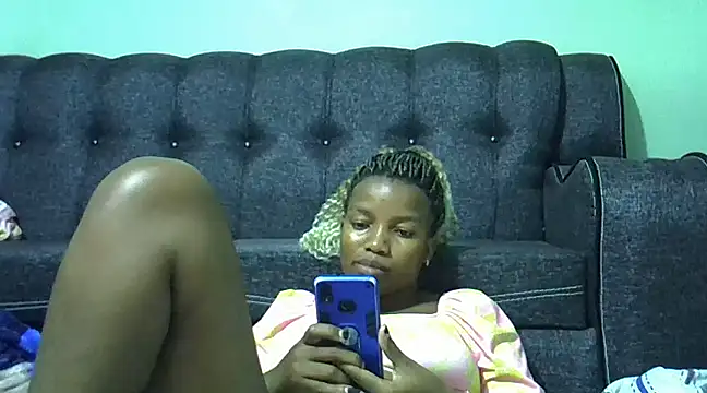 Snapshot of prettychoco1 chatting on January 20, 11:21 pm prettychoco1 online show from January 20, 11:21 pm