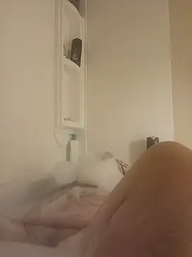 caressonnous online show from December 7, 11:18 am