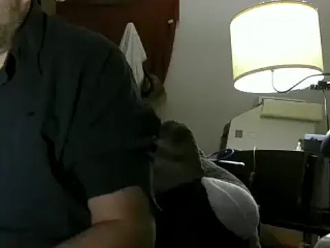 caressonnous online show from December 7, 10:06 pm