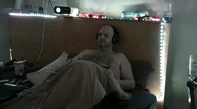 caressonnous online show from February 1, 7:23 pm