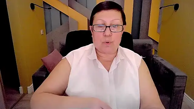 Snapshot of BarbaraTurners chatting on February 17, 12:32 am BarbaraTurners online show from February 17, 12:32 am