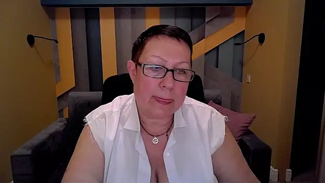 Snapshot of BarbaraTurners chatting on March 3, 6:44 pm BarbaraTurners online show from March 3, 6:44 pm