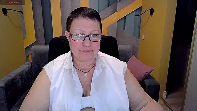 Snapshot of BarbaraTurners chatting on March 8, 12:55 am BarbaraTurners online show from March 8, 12:55 am