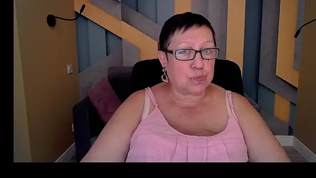 Snapshot of BarbaraTurners chatting on September 21, 11:56 am BarbaraTurners online show from September 21, 11:56 am