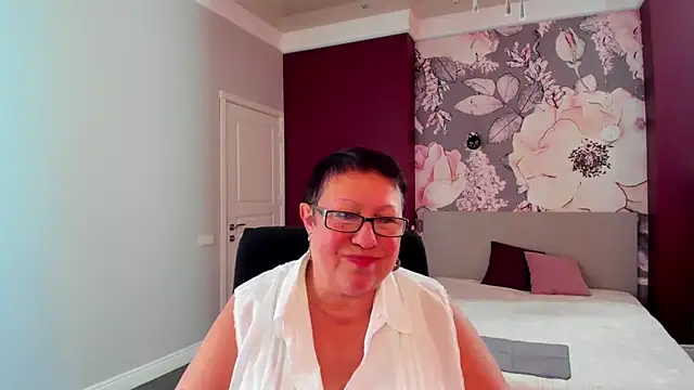 Snapshot of BarbaraTurners chatting on October 12, 11:42 am BarbaraTurners online show from October 12, 11:42 am