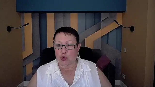 Snapshot of BarbaraTurners chatting on November 17, 7:30 pm BarbaraTurners online show from November 17, 7:30 pm