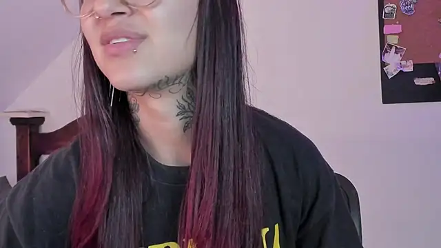 Snapshot of noemi_foxxx chatting on September 22, 3:25 pm noemi foxxx online show from September 22, 3:25 pm