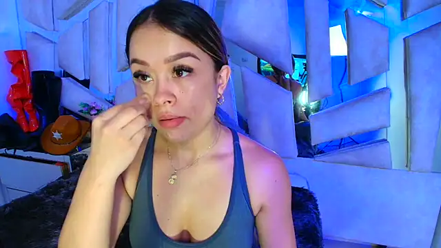 Snapshot of Natalyefoster chatting on February 19, 5:09 pm Natalyefoster online show from February 19, 5:09 pm