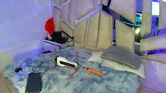 Snapshot of Natalyefoster chatting on February 25, 5:00 pm Natalyefoster online show from February 25, 5:00 pm