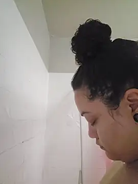 honeeyyy pot online show from October 25, 7:05 am